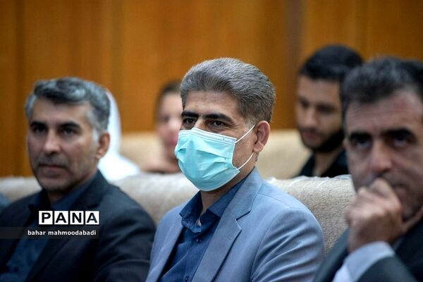 آیین تجلیل از افتخارآفرینان کنکور ۱۴۰۱ دانش‌آموزان مدارس استعدادهای درخشان(سمپاد) استان کرمانشاه