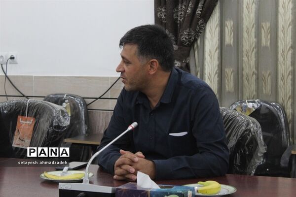 نشست خبرنگاران و اصحاب رسانه با مدیر آموزش و پرورش گلوگاه