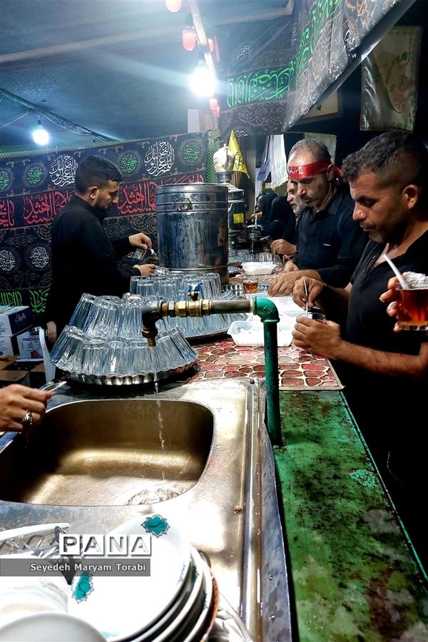 در مسیر بهشت؛ خدمت‌رسانی به زائران حسینی در موکب‌های اربعین