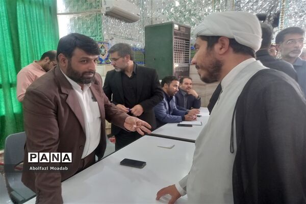 برپایی میز خدمت اداره آموزش و پرورش، کاشمر