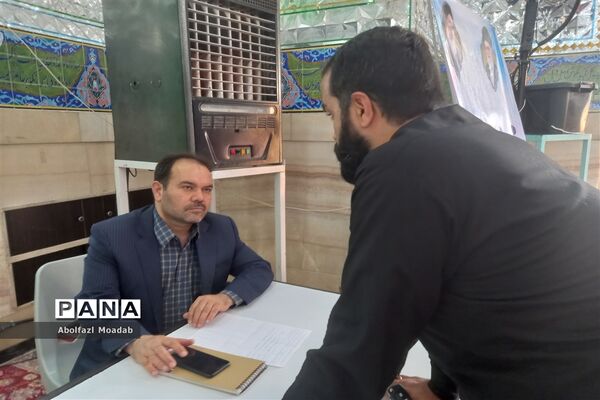 برپایی میز خدمت اداره آموزش و پرورش، کاشمر