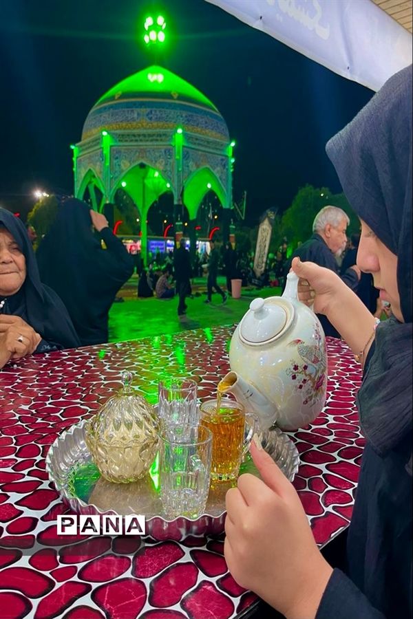 میزبانی مردم اندیمشک از زوار اربعین حسینی