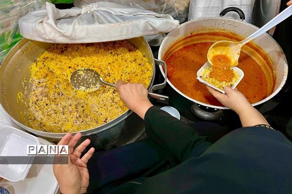 میزبانی مردم اندیمشک از زوار اربعین حسینی