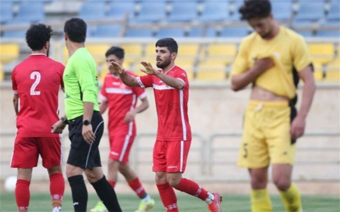 محمد عمری:خوشحالم در بهترین تیم با بهترین مربی ایران کار می‌کنم