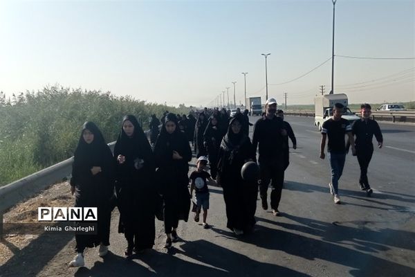 راهپیمایی جاماندگان اربعین حسینی از مسجد جامع شهرستان قرچک به سمت حرم حضرت عبدالعظیم حسنی