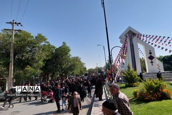 راهپیمایی جاماندگان اربعین حسینی در شهرستان اقلید استان فارس