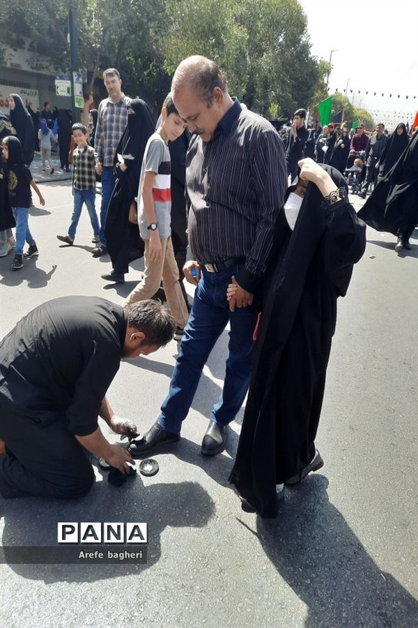 پیاده‌روی اربعین حسینی در جوار حرم مطهر رضوی