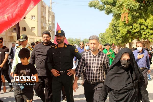 پیاده‌روی دلدادگان اربعین حسینی در بوشهر
