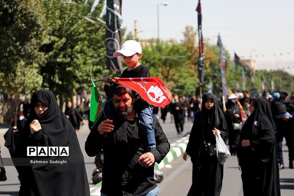 پیاده‌روی جاماندگان اربعین-تهران /3