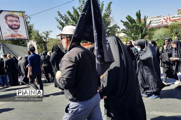 جاماندگان اربعین درحال حرکت به سمت حرم حضرت عبدالعظیم حسنی (ع)