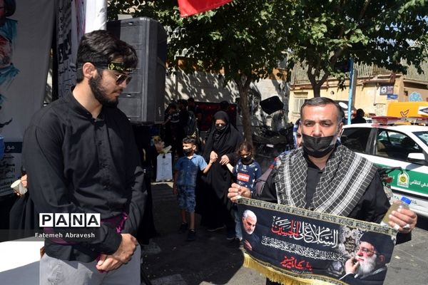 برپایی موکب فرزندان حاج قاسم در مسیر پیاده‌روی جاماندگان اربعین