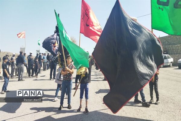 پیاده‌روی جاماندگان اربعین روستای حسن‌آباد نایین