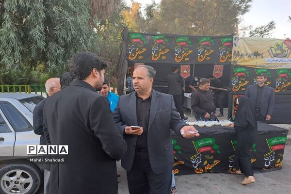 فعالیت موکب دانش‌آموزان و فرهنگیان زابل در مراسم اربعین حسینی(ع)