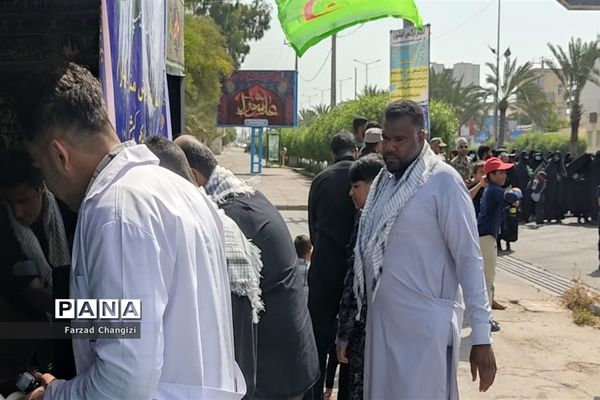 خدمت‌رسانی موکب قرارگاه عدالت تربیتی چابهار به عزاداران اربعین