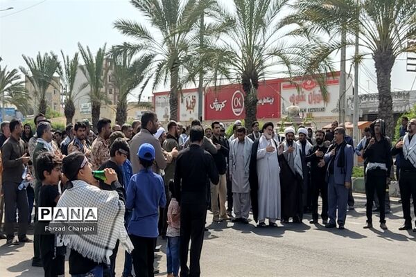 خدمت‌رسانی موکب قرارگاه عدالت تربیتی چابهار به عزاداران اربعین