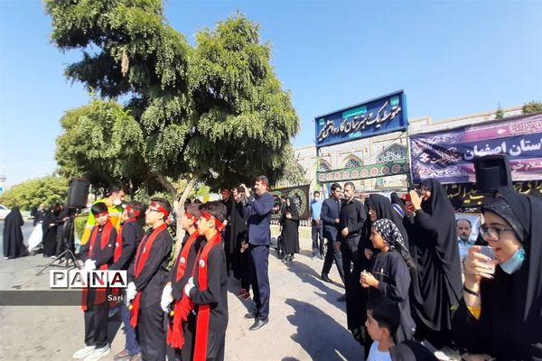 پیاده‌روی جاماندگان اربعین در شهرستان شاهین شهر