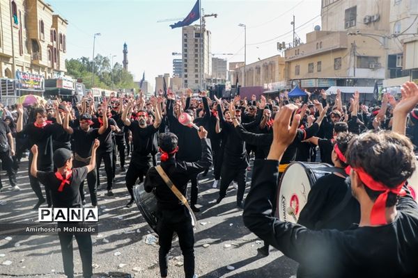 پیاده‌روی عاشقان سیدالشهدا در مسیر کربلا