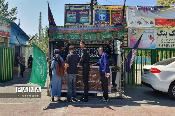 پذیرایی موکب‌های کانون فرهنگی تربیتی قدس از جاماندگان زیارت حرم سید الشهداء