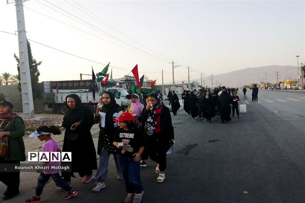 حضور پرشور مردم شهرستان کازرون در  پیاده‌روی جاماندگان اربعین حسینی