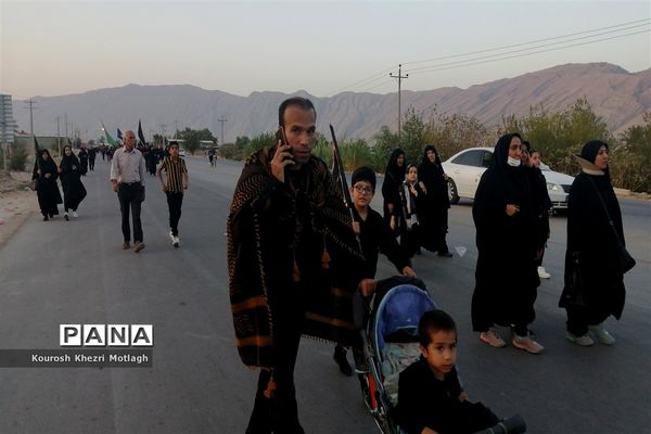 حضور پرشور مردم شهرستان کازرون در  پیاده‌روی جاماندگان اربعین حسینی