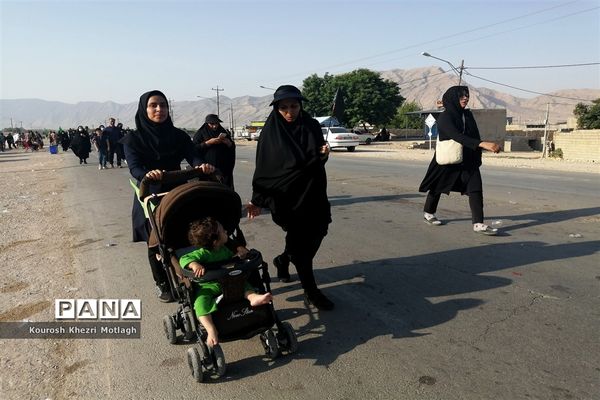 حضور پرشور مردم شهرستان کازرون در  پیاده‌روی جاماندگان اربعین حسینی