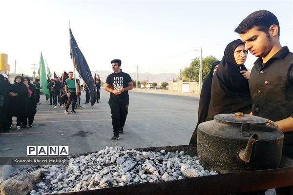 حضور پرشور مردم شهرستان کازرون در  پیاده‌روی جاماندگان اربعین حسینی