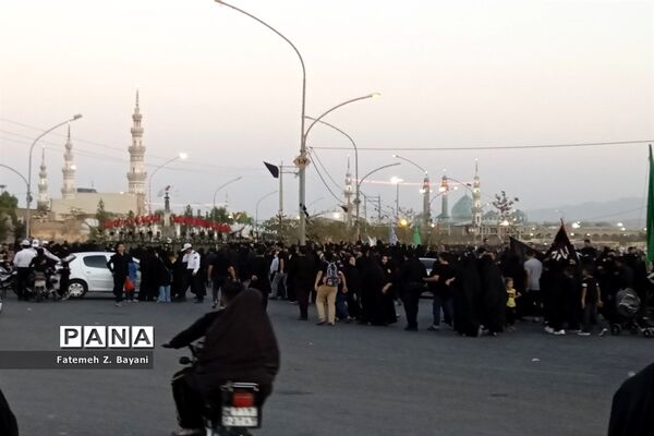 راهپیمایی اربعینی زائران سیدالشهدا(ع) در قم-3