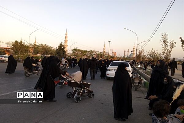 راهپیمایی اربعینی زائران سیدالشهدا(ع) در قم-3