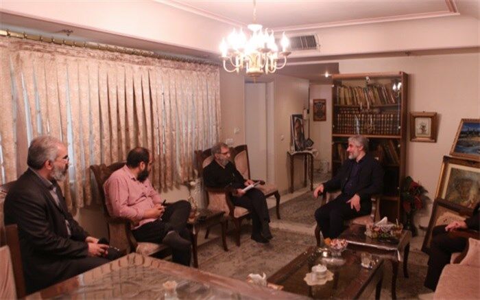 دیدار معاون وزیر ارشاد با سیدعلی موسوی گرمارودی