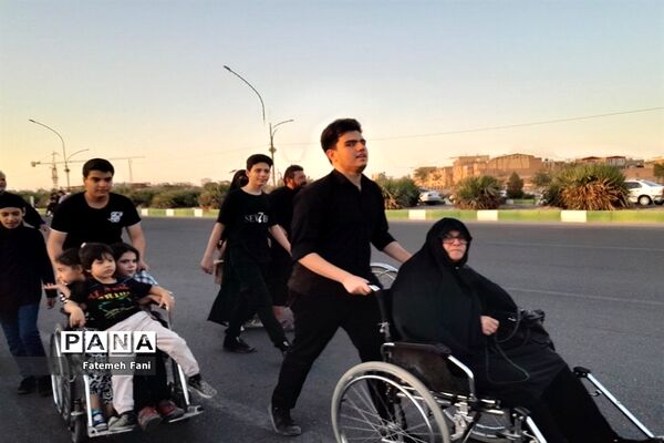 پیاده‌روی جاماندگان اربعین در قم-4