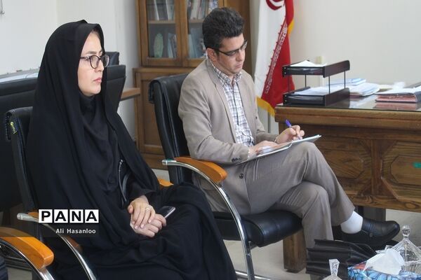 دیدار رئیس و کارشناسان سازمان دانش‌آموزی استان با مدیرکل امور اجتماعی و فرهنگی استانداری زنجان