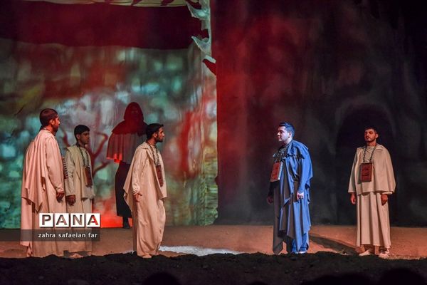 اجرای نمایش میدانی محشر در شیراز