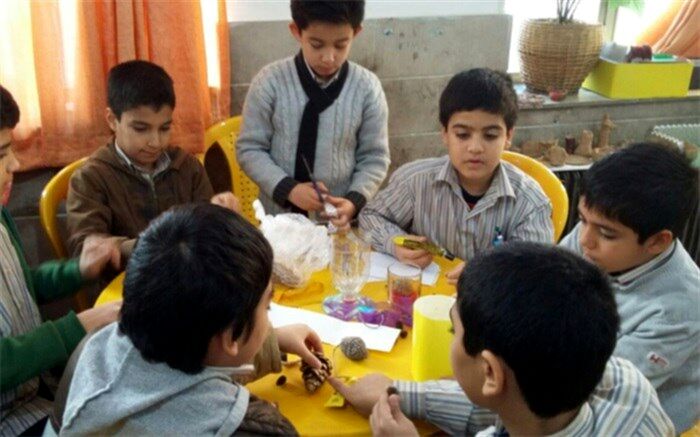دانش‌آموزان در مدارس باید تمرین کار گروهی کنند