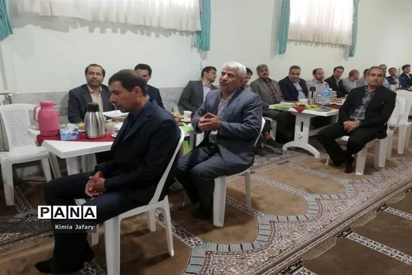 برگزاری جلسه هم‌اندیشی وتوانمند‌سازی مدیران کاشمر