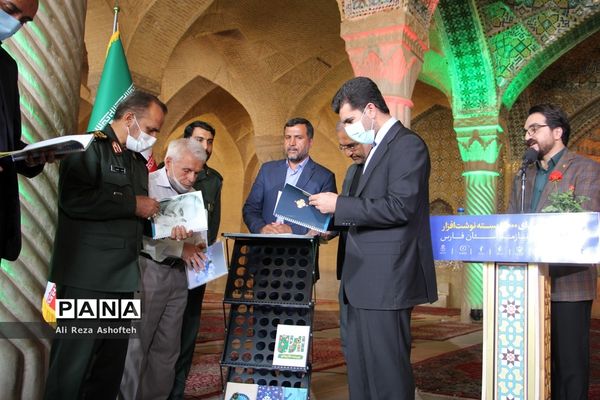 اجرای طرح توکاد و اهدای بسته‌های لوازم‌التحریر به دانش‌آموزان نیازمند در فارس