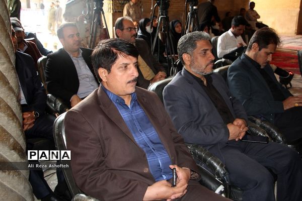 اجرای طرح توکاد و اهدای بسته‌های لوازم‌التحریر به دانش‌آموزان نیازمند در فارس