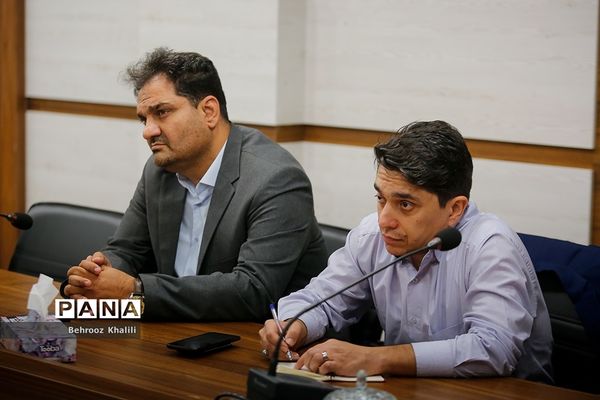 جلسه هماهنگی سازمان دانش‌آموزی و کمیته امداد برای اجرای آیین «شور عاطفه‌ها»