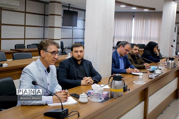 جلسه هماهنگی سازمان دانش‌آموزی و کمیته امداد برای اجرای آیین «شور عاطفه‌ها»