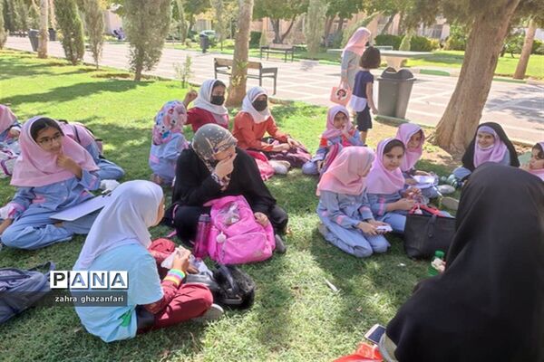 اردوی یکروزه دانش‌آموزان دختر ناحیه 2 شیراز