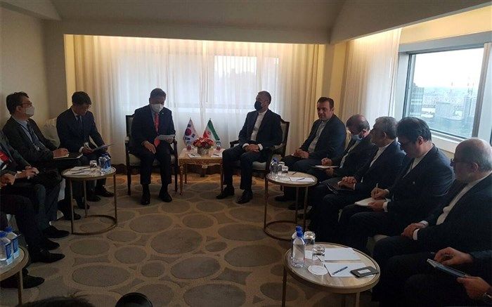 تاکید امیرعبداللهیان بر رفع موانع دسترسی به منابع ایران در بانک‌های کره