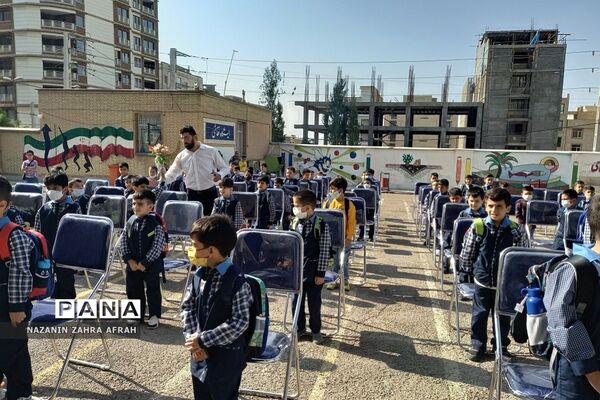 برگزاری جشن شکوفه‌ها در دبستان ایمان رودهن