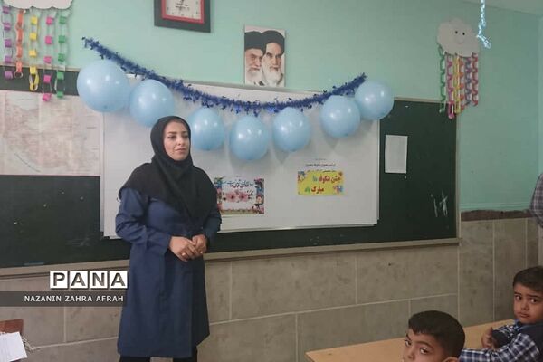 برگزاری جشن شکوفه‌ها در دبستان ایمان رودهن
