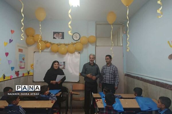برگزاری جشن شکوفه‌ها در دبستان ایمان رودهن