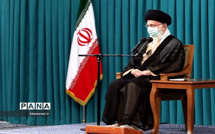 پخش زنده سخنرانی رهبر انقلاب در دیدار پیشکسوتان و فرماندهان دفاع مقدس