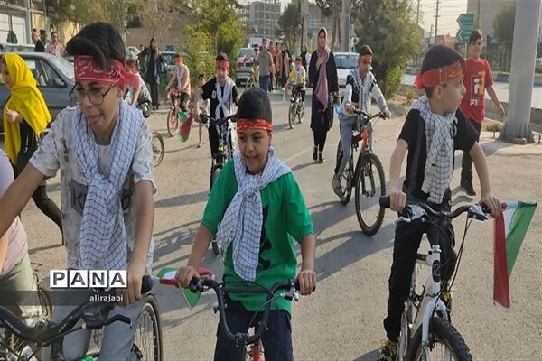 همایش دوچرخه‌سواری دانش‌آموزی به‌مناسبت هفته دفاع مقدس در منطقه کهریزک