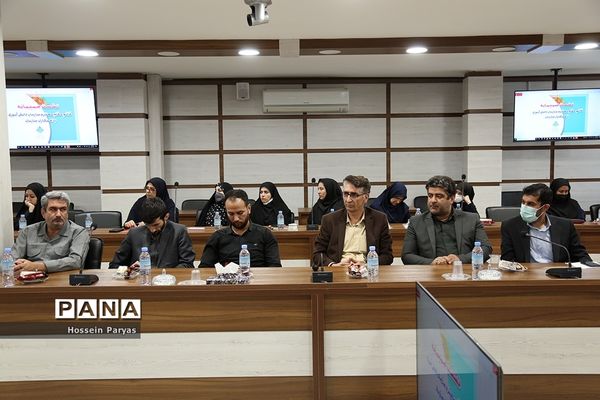 نشست صمیمانه قائم مقام سازمان دانش‌آموزی با همکاران سازمان