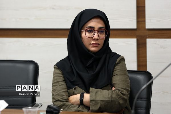 نشست صمیمانه قائم مقام سازمان دانش‌آموزی با همکاران سازمان