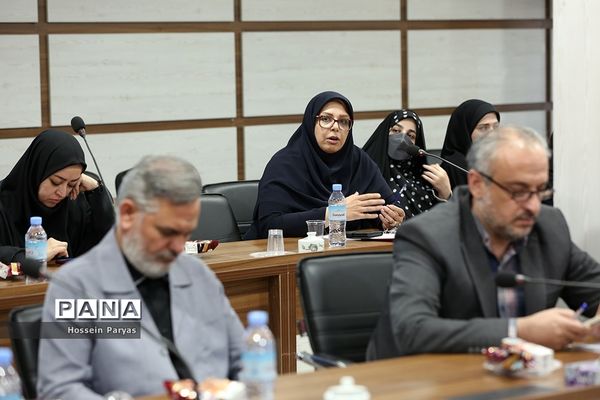 نشست صمیمانه قائم مقام سازمان دانش‌آموزی با همکاران سازمان