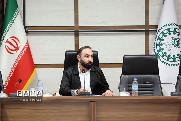 نشست صمیمانه قائم مقام سازمان دانش‌آموزی با همکاران سازمان