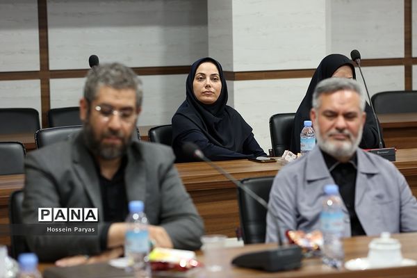 نشست صمیمانه قائم مقام سازمان دانش‌آموزی با همکاران سازمان